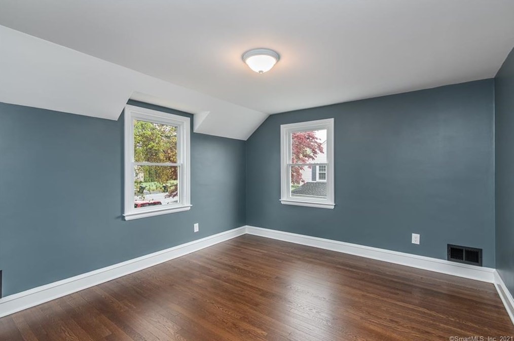 932 Ridge Rd, Hartford CT  06109-2855 exterior