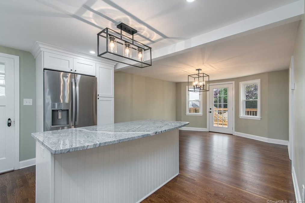932 Ridge Rd, Hartford CT  06109-2855 exterior