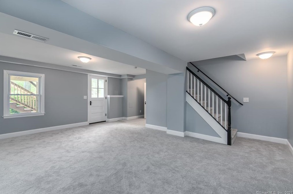 932 Ridge Rd, Hartford CT  06109-2855 exterior