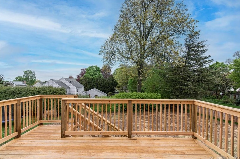 932 Ridge Rd, Hartford CT  06109-2855 exterior
