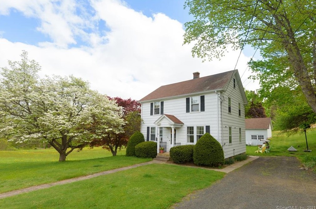 48 Killingworth Rd, Higganum, CT 06441