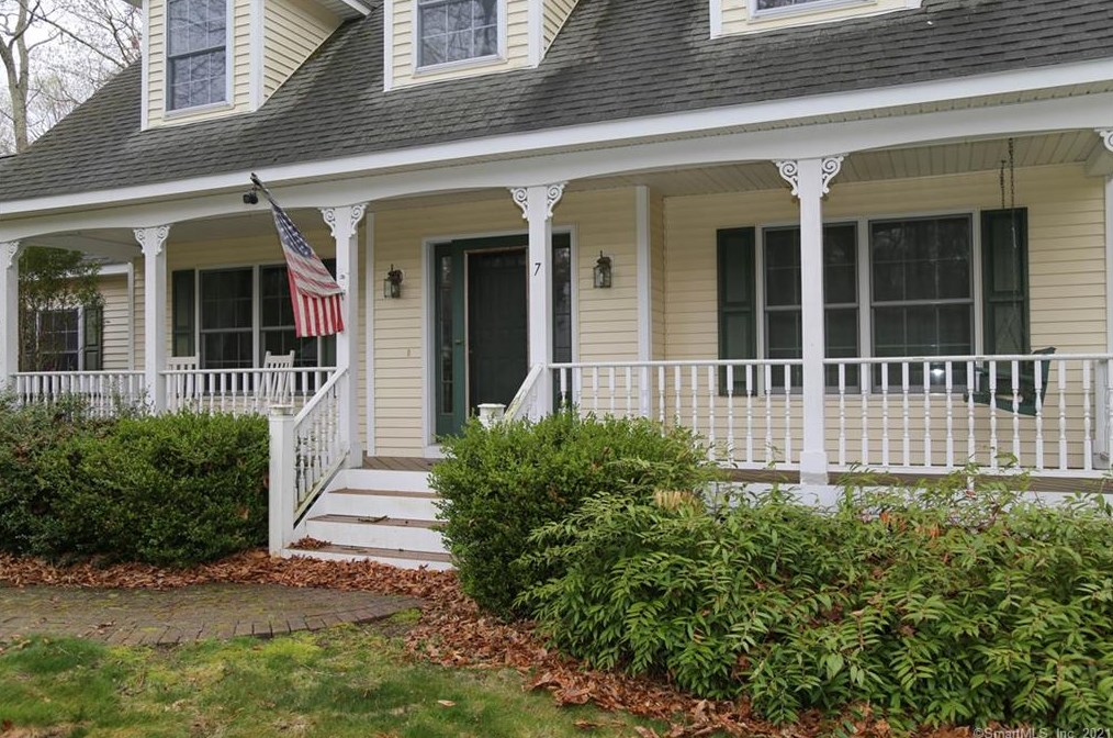 7 Westwood Dr, Moodus, CT 06469