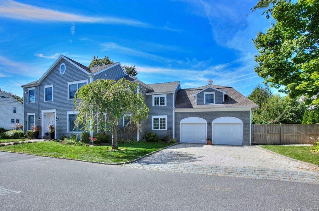 2 Murvon Ct, Westport CT  06880-6827 exterior