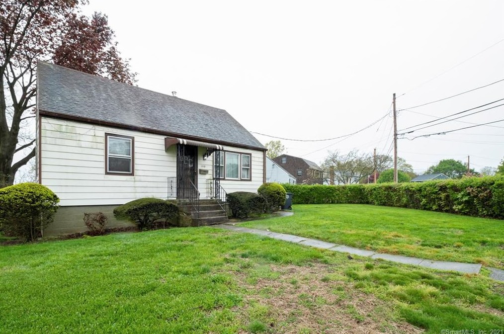 159 Mayflower Pl, Milford, CT 06460