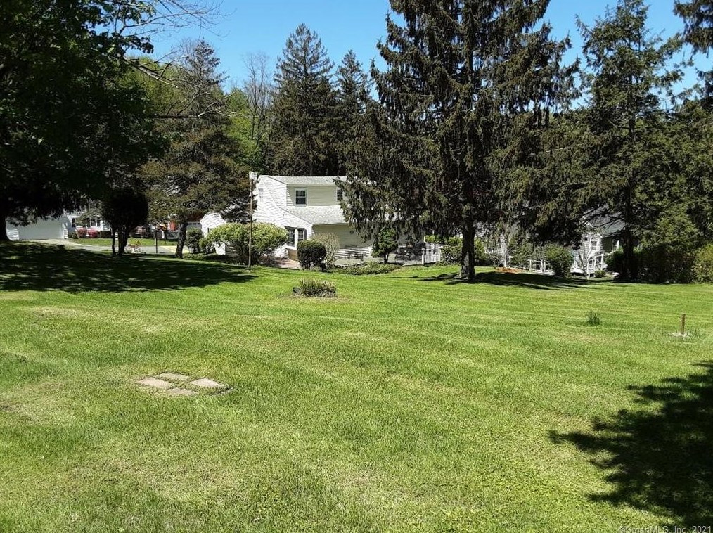 14 Oxford St, Bethel, CT 06801