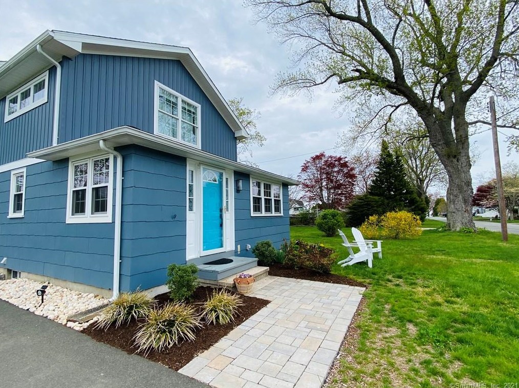 8 Clinton Ave, Fenwick CT  06475-2419 exterior
