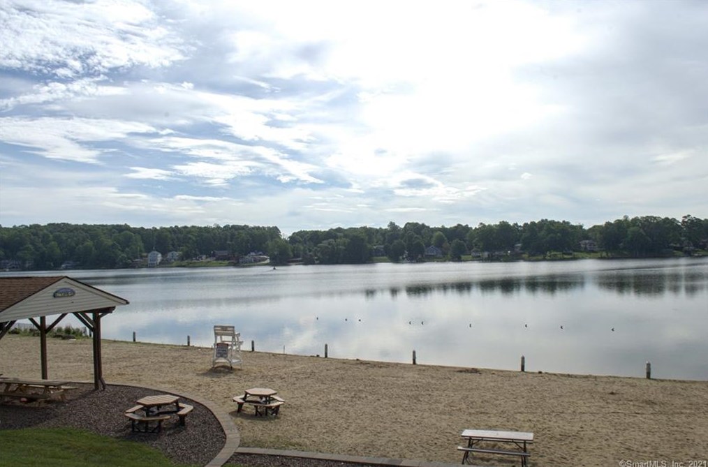 11 Lake Shore Dr, Middlefield, CT 06455
