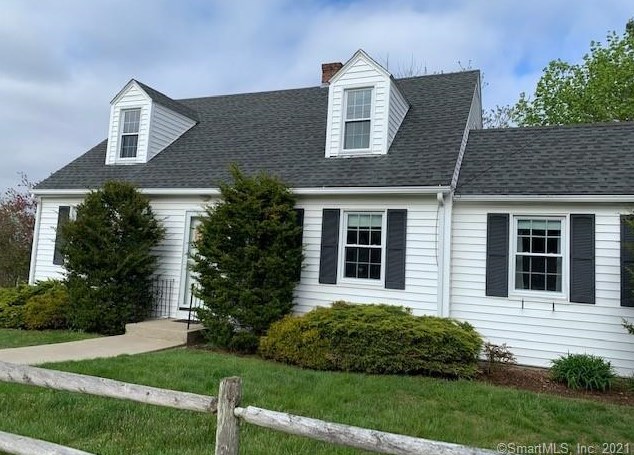 32 May Flower Ave, Pawcatuck, CT 06379 exterior