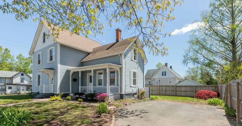 82 Walnut St, Manchester, CT 06040