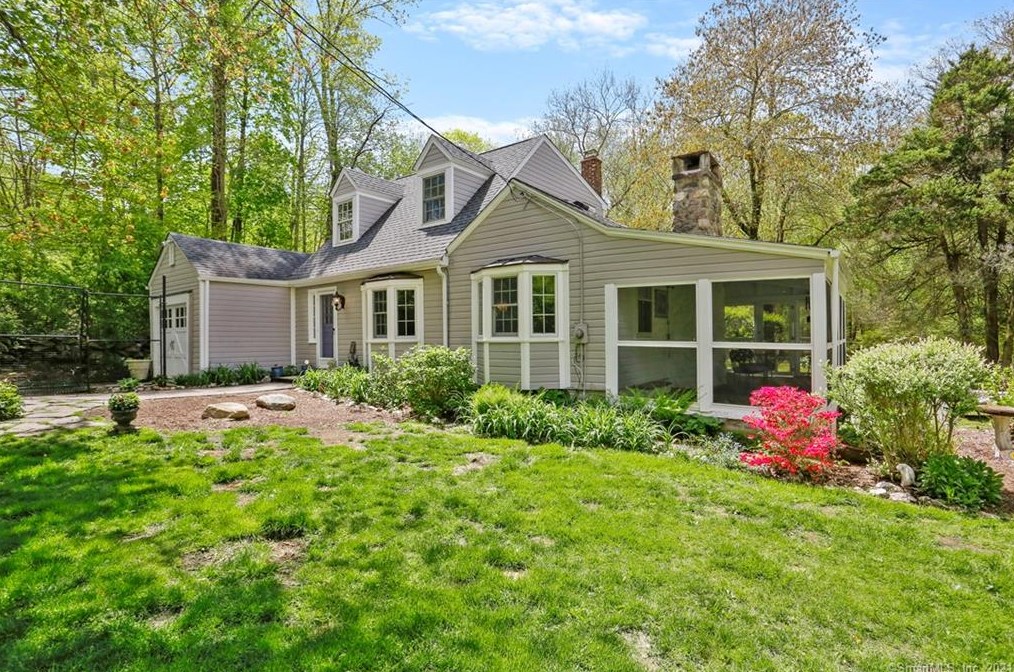477 Newtown Tpke, West Redding, CT 06896 exterior