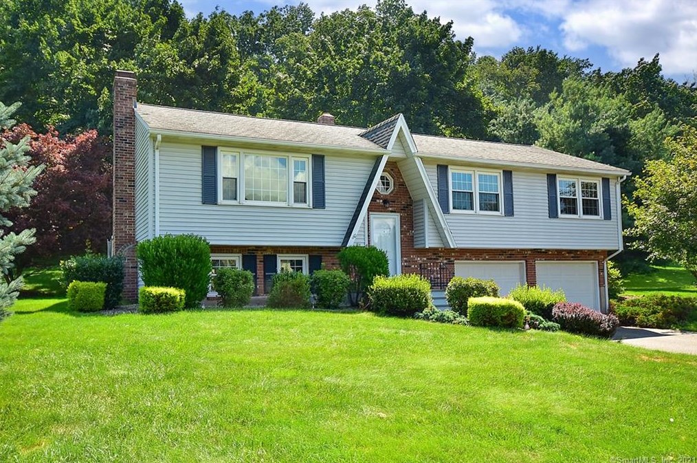 60 Wynding Brook Dr, Rocky Hill, CT 06067-2911