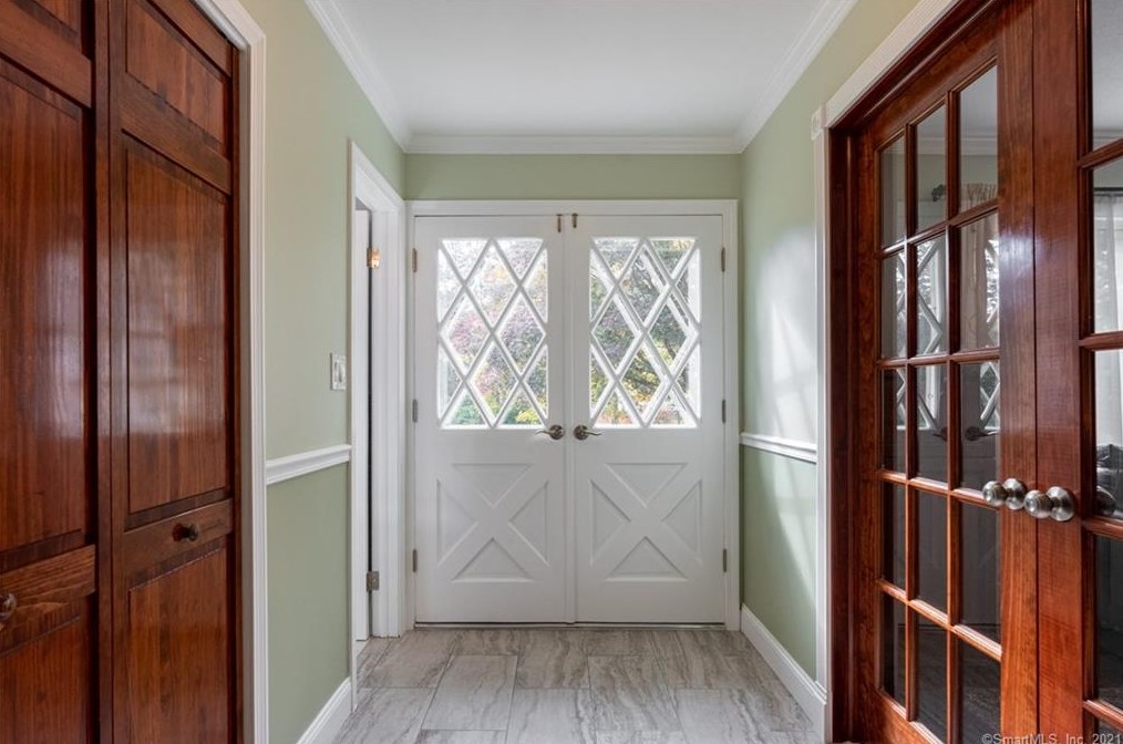 3 Arrowhead Way, Woodbury, CT 06798