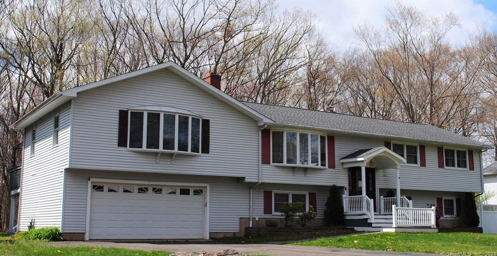 12 Chapel Hill Rd, North Haven, CT 06473