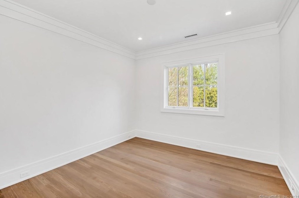 11 Anthony Pl, Riverside CT  06878-1611 exterior