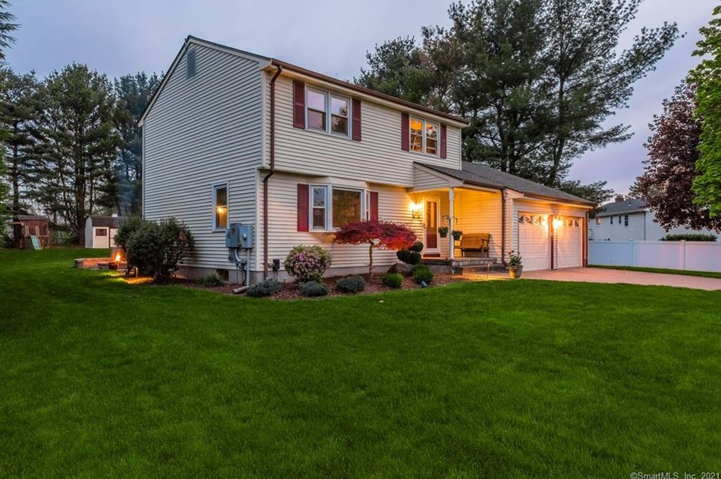 159 Margaret Dr, Wapping, CT 06074
