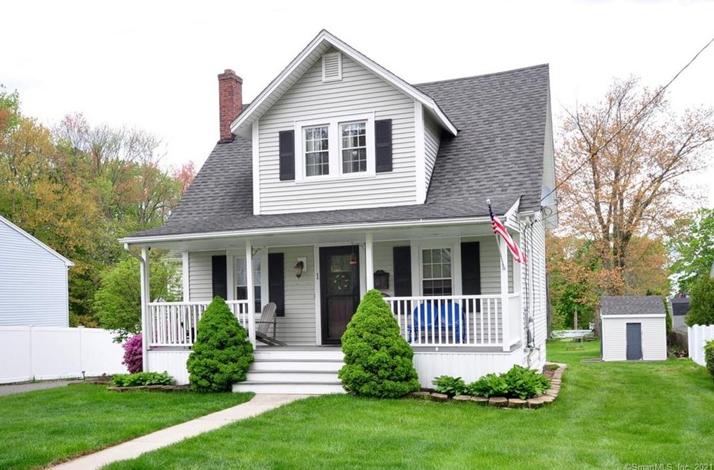 1 Wicklow St, Windsor Locks, CT 06096