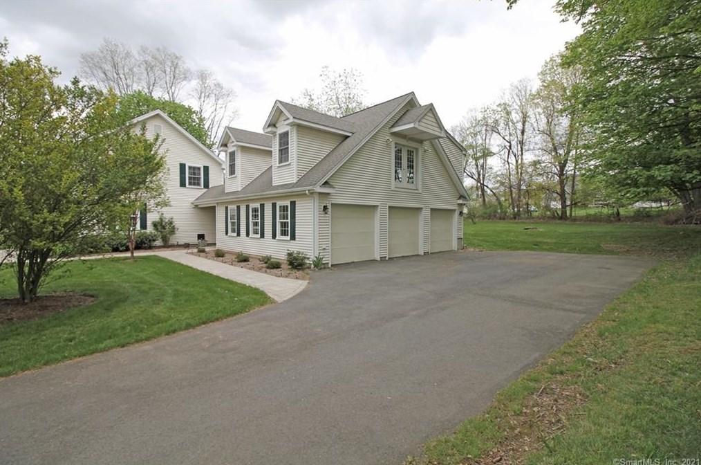 475 Keeney St, Manchester, CT 06040