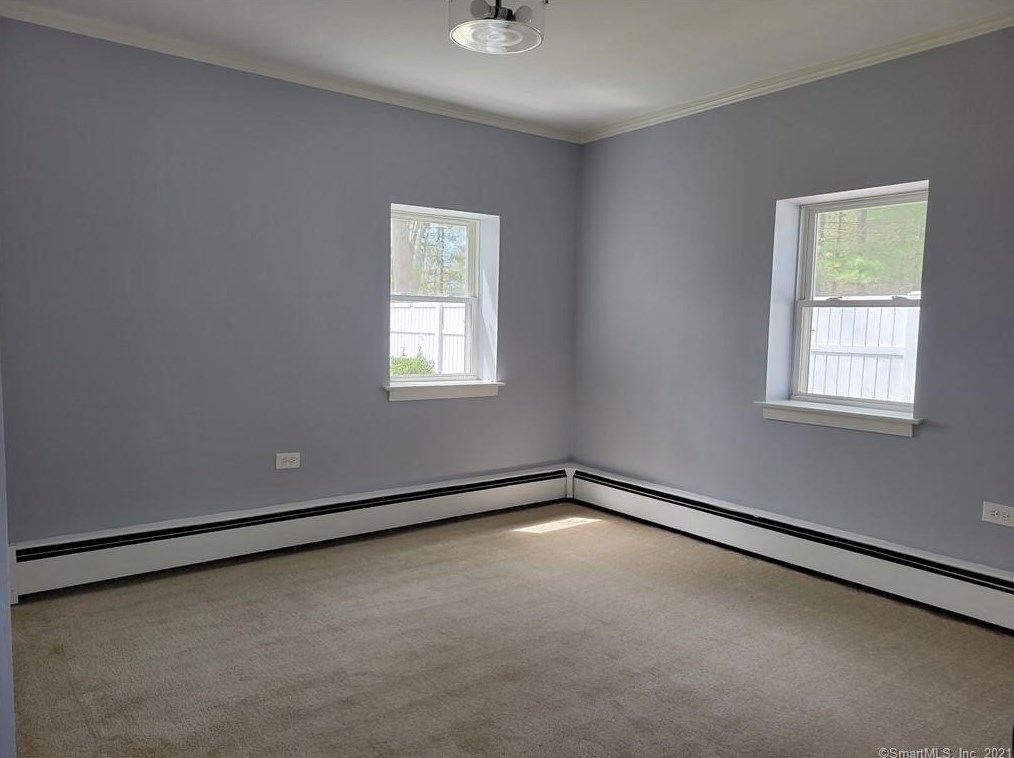 18 Elm St, Clinton CT  06413-2236 exterior