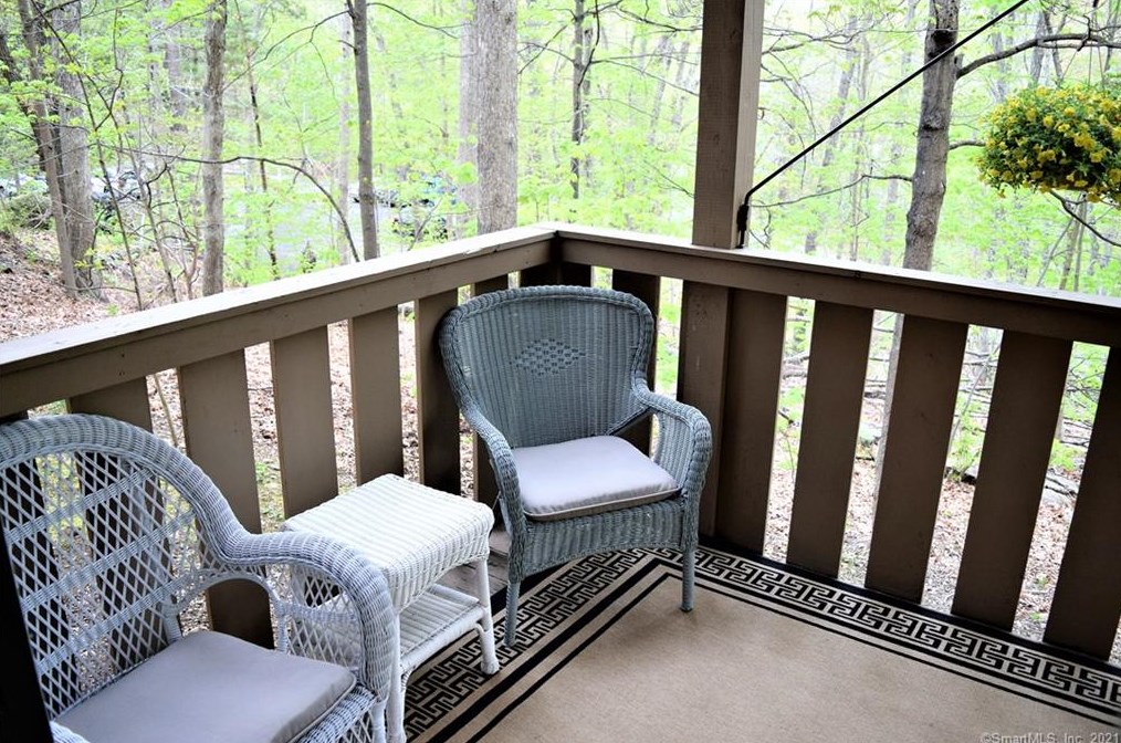 2 Granite Rd, Guilford CT  06437-2369 exterior
