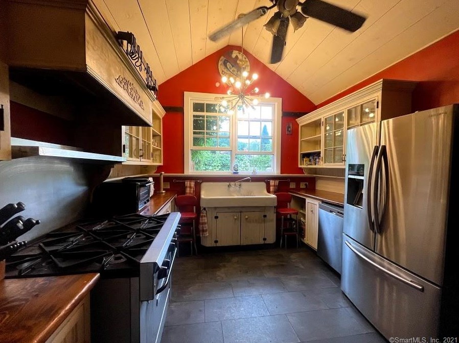 34 Brown Brook Rd, Southbury, CT 06488-1011