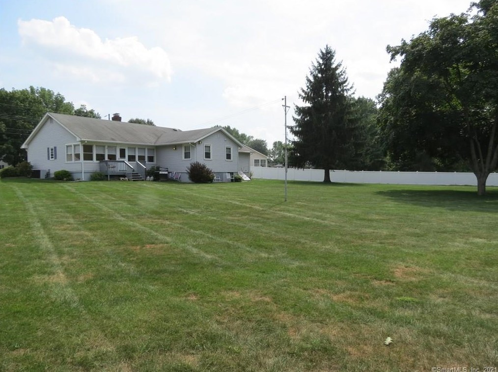 65 Briarwood Ln, Hartford, CT 06118-1606