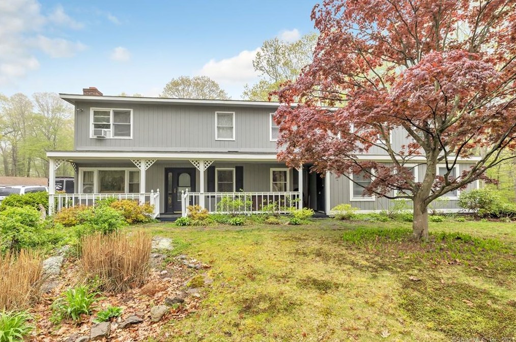 45 Willoughby Rd, Huntington, CT 06484