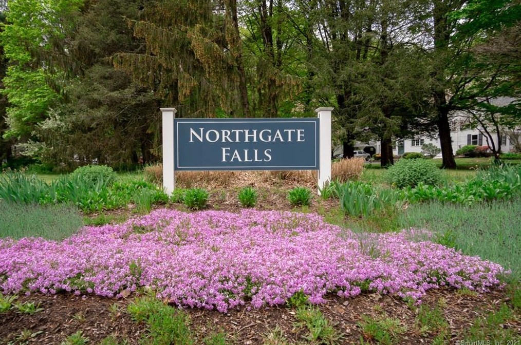 31 Northgate, Simsbury, CT 06070-1032