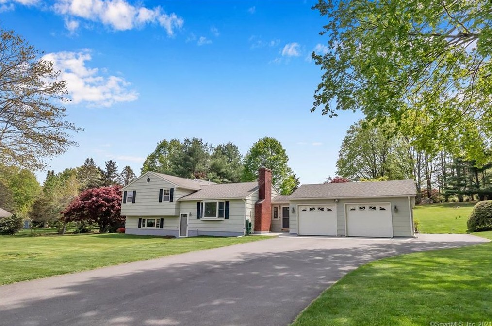 15 Judd Dr, North Haven, CT 06473