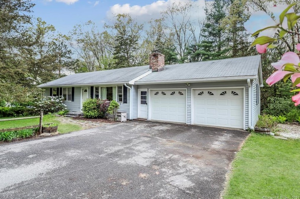 10 Pine Ln, Northville, CT 06776-4418
