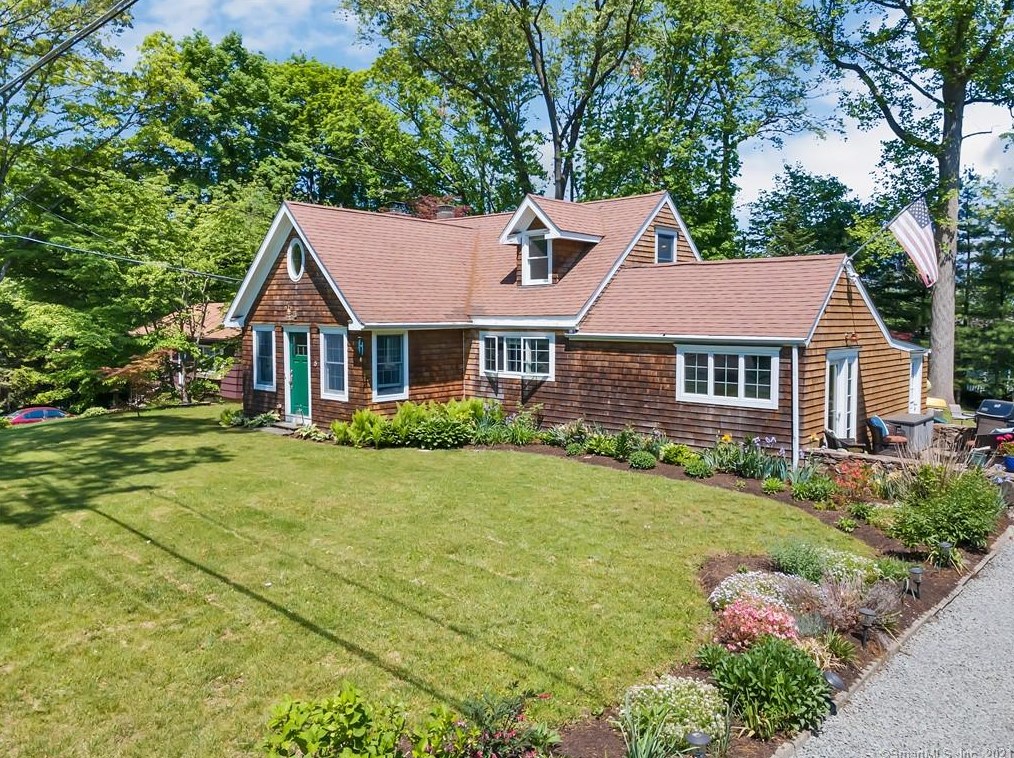 5 Beach Dr, Danbury, CT 06811