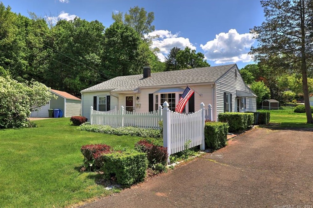 12 Norman Ave, Wallingford, CT 06492