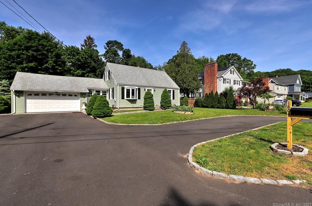 1804 Litchfield Tpke, New-Haven, CT 06525 exterior