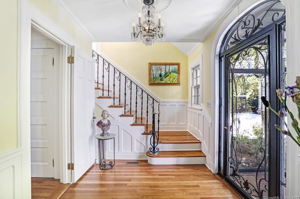 828 Silvermine Rd, New Canaan, CT 06840