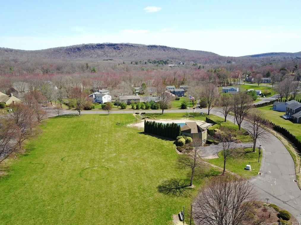 196 Natchaug Dr, Meriden CT  06450-7421 exterior