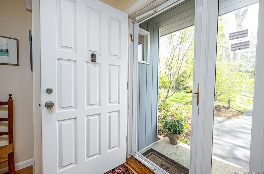 14 Castle Rock, Branford, CT 06405-4458