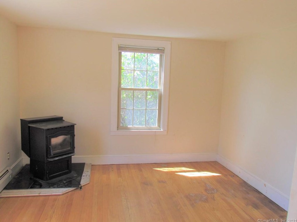 5 Williams St, Plainville, CT 06062
