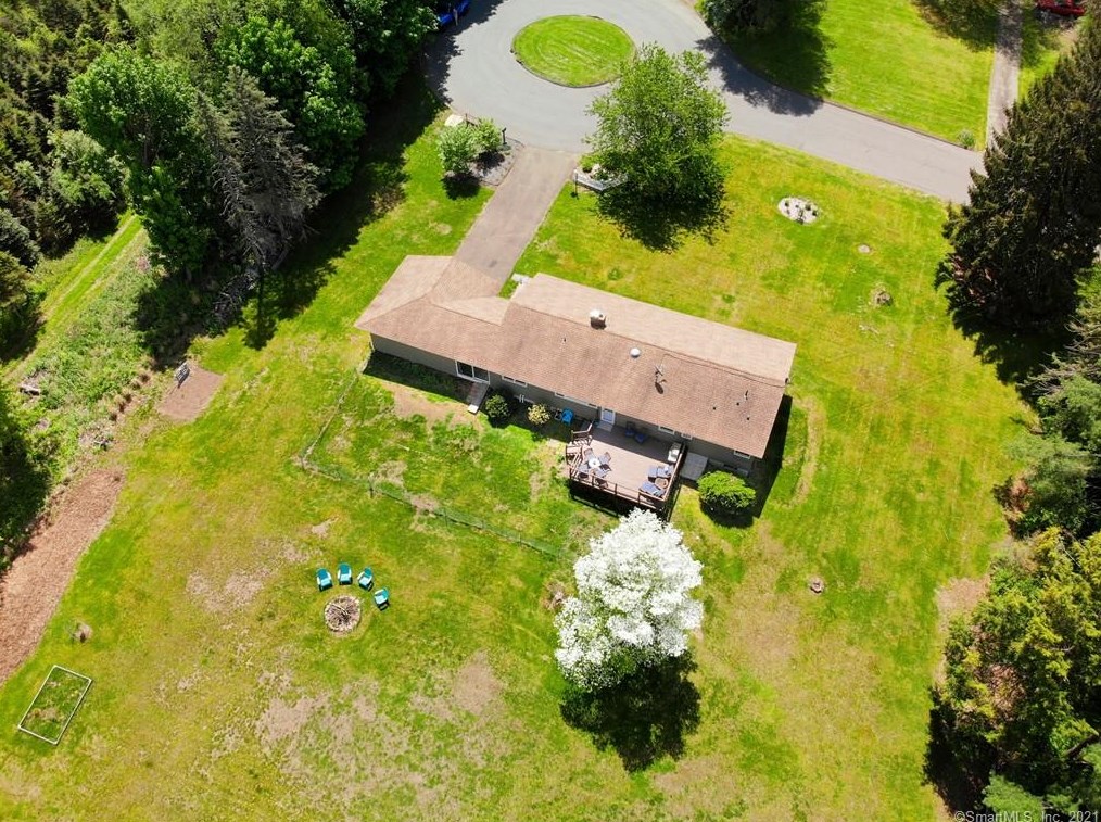 541 Radmere Rd, Cheshire, CT 06410