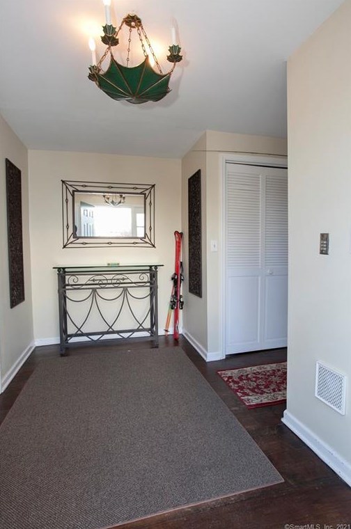 176 Main St #5, Southport, CT 06890