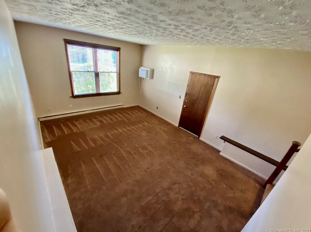 949 Pleasant Valley Rd #5-4, Wapping, CT 06074