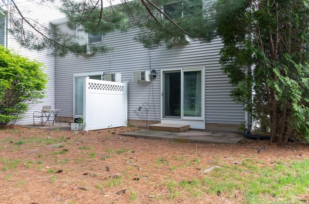 16 Seymour Rd #4a, East Granby, CT 06026