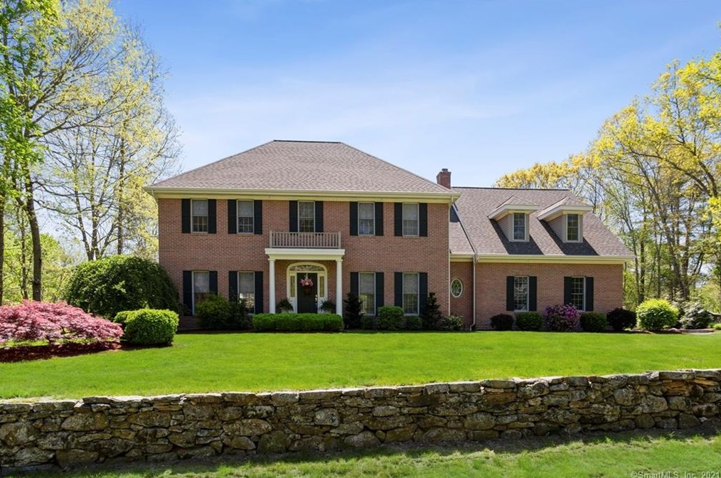 9 Hearthstone Dr, Hebron, CT 06248