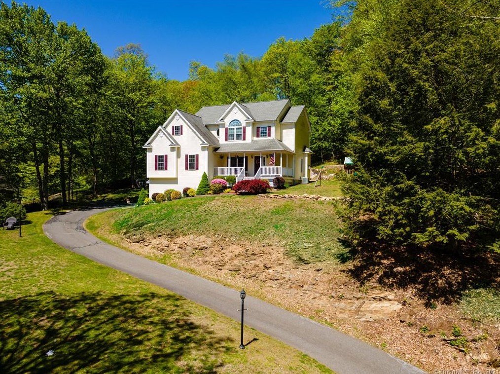 31 Great Hill Rd, Derby, CT 06418