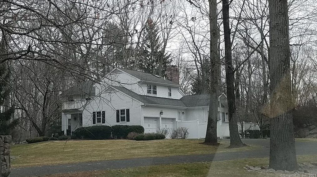 4 Catbrier Rd, Weston, CT 06883 exterior