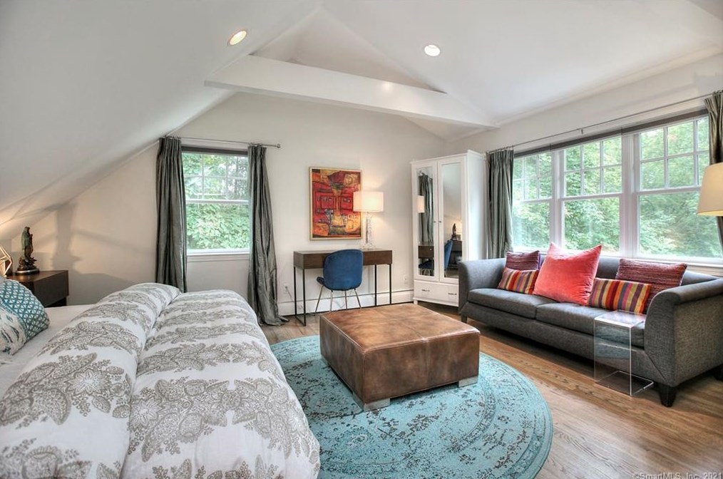 5 Iris Ln, Westport CT  06880-5325 exterior