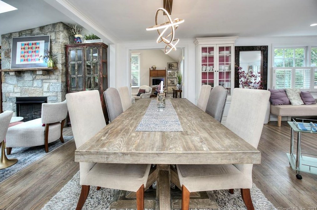 5 Iris Ln, Westport CT  06880-5325 exterior