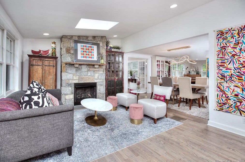 5 Iris Ln, Westport CT  06880-5325 exterior