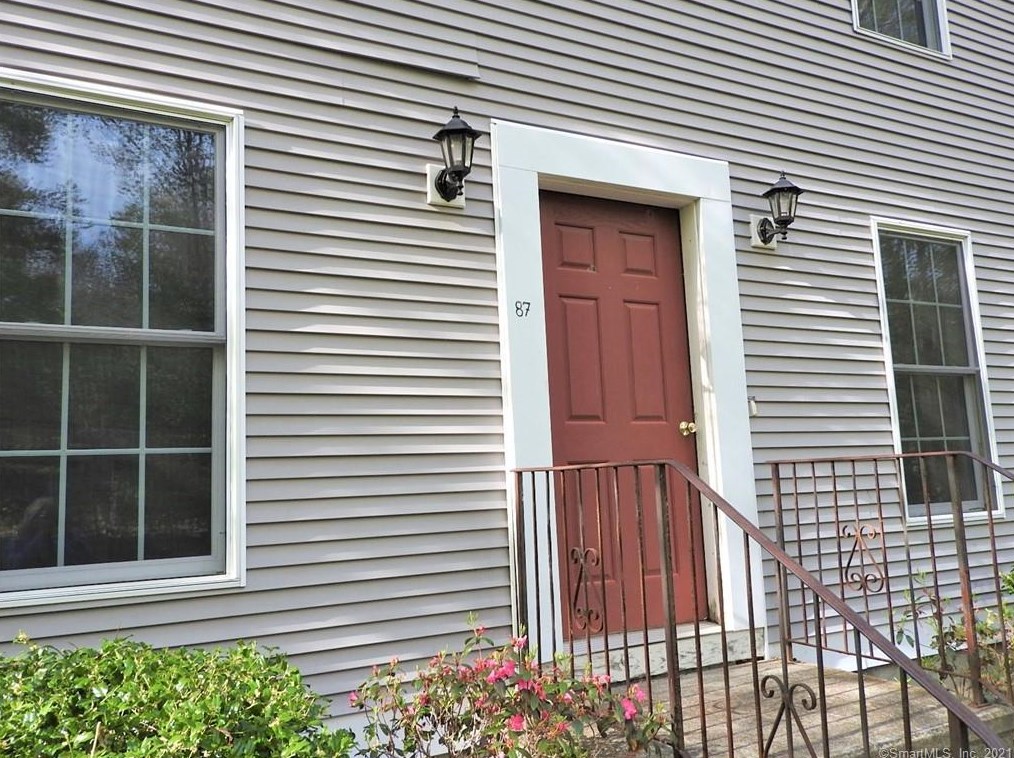87 Great Hillwood Rd, Moodus, CT 06469