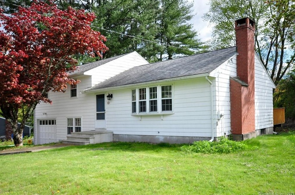 39 Alder Rd, Simsbury, CT 06070-1645
