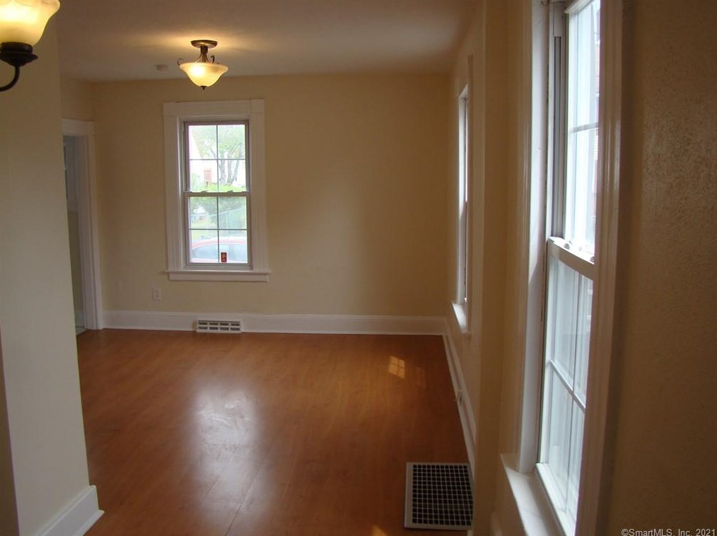 11 Webster St, Hartford CT 06111-5147 exterior