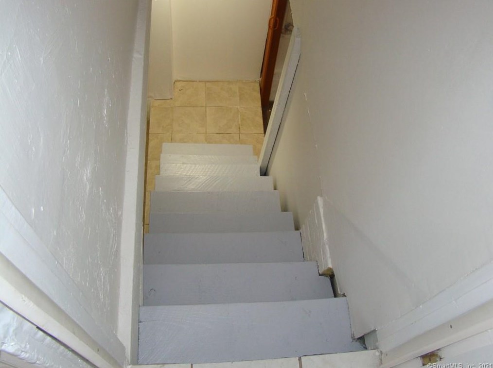 11 Webster St, Hartford CT 06111-5147 exterior